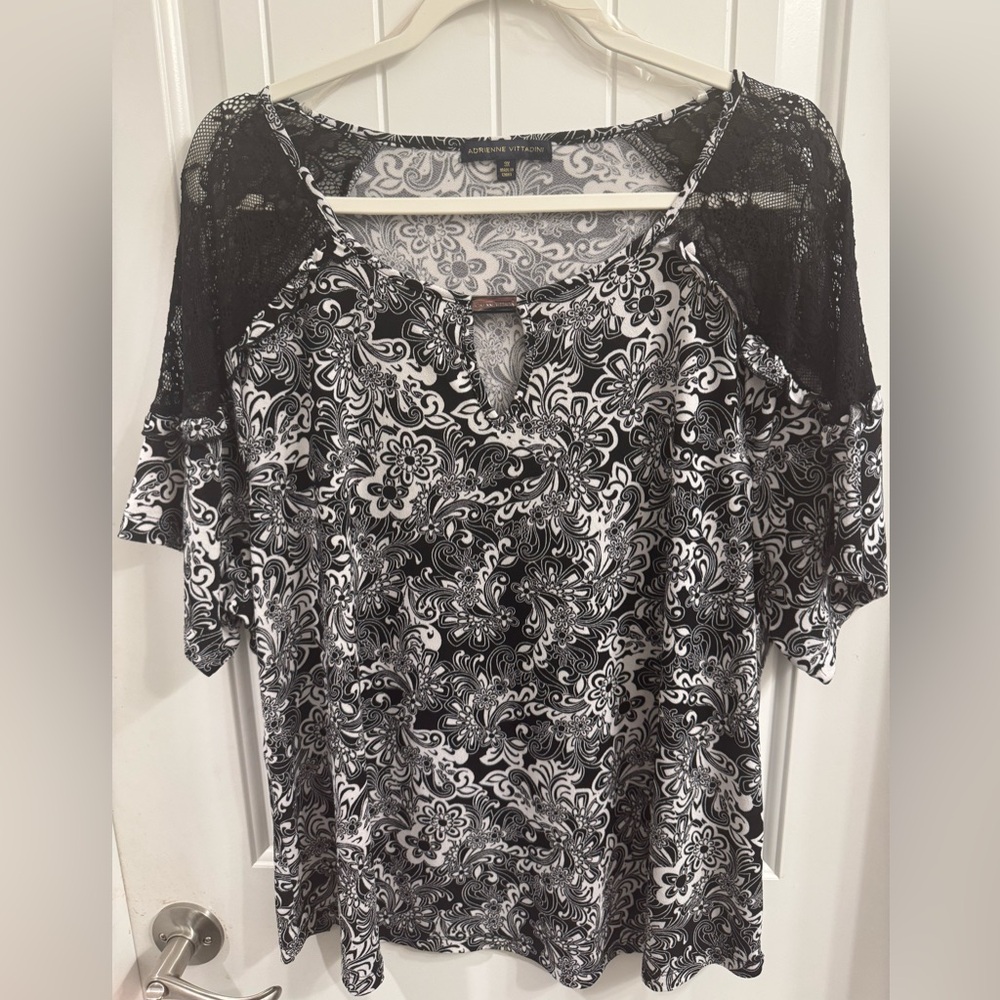 Adrienne Vittadini Plus Size 3X Black and White Paisley Top